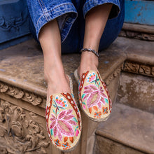 Load image into Gallery viewer, Kamal Espadrilles Beige Flats
