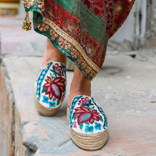 Load image into Gallery viewer, Kamal Off white Espadrilles Platforms