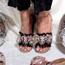 Load image into Gallery viewer, New York Black Open-toed Sandals Flats