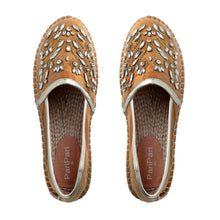 Load image into Gallery viewer, A cute shoe for women picture, Diva Gold Espadrilles.