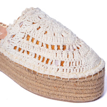Load image into Gallery viewer, Camellias Crochet Espadrilles Platforms