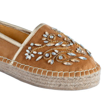 Load image into Gallery viewer, A zoomed picture of Diva Gold Espadrilles shoe for women.