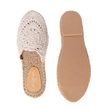 Load image into Gallery viewer, Camellias Crochet Espadrilles Flats