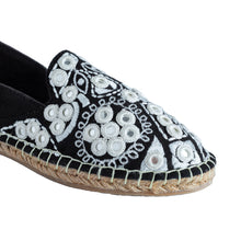 Load image into Gallery viewer, A zoomed one shoe for women picture of Nomad Espadrilles Black..
