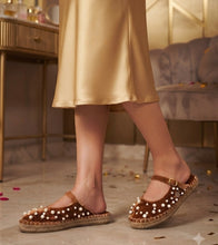 Load image into Gallery viewer, Polka Pearl Mary Janes Gold
