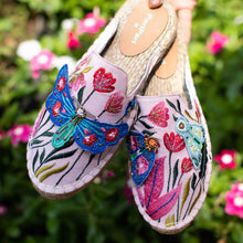 Load image into Gallery viewer, A pair of Papillon Espadrilles Flats showcasing juttis for women