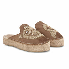 Load image into Gallery viewer, Zoomed out view of Ottoman Espadrilles Gold Haut Trendy Platform, Shoes for Women