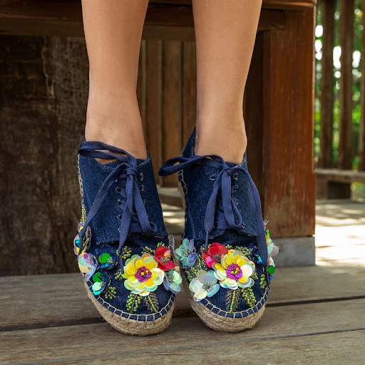 Business Travel Shoes You Can Actually Walk In