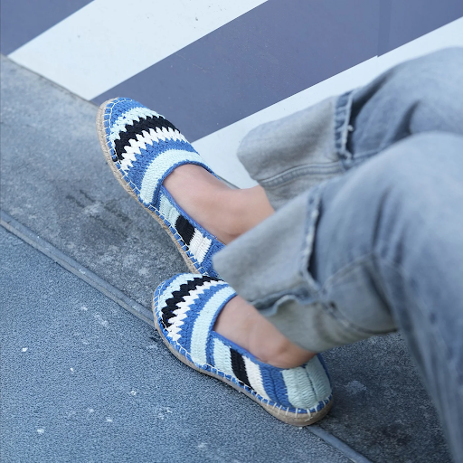 Which Women’s Footwear Styles Work for Both Office and Casual Wear?