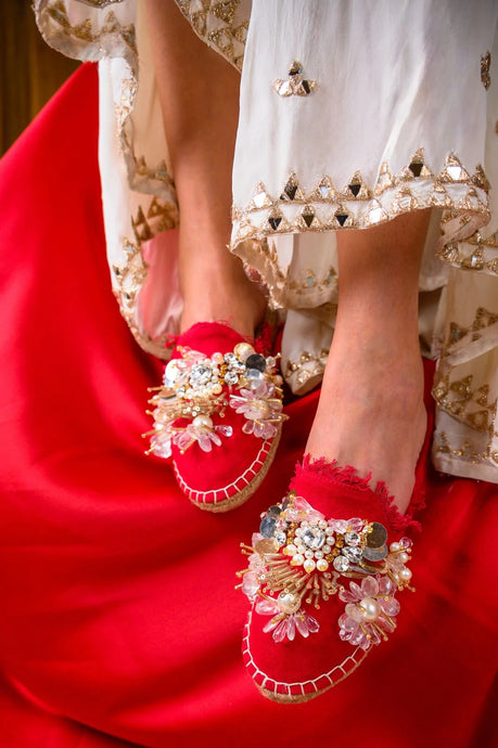 What are the latest trends in bridal sandals?