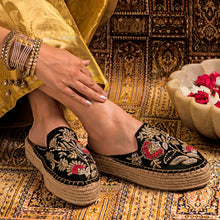 Load image into Gallery viewer, Rani Espadrilles Black Platforms
