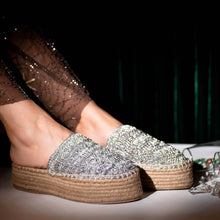 Load image into Gallery viewer, Silofer Espadrilles Silver Platforms
