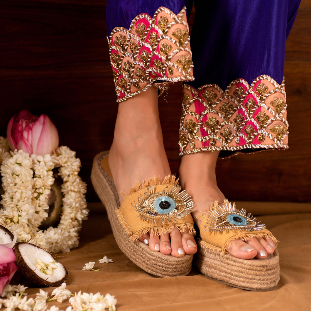 Glare Beige Open-Toed Sandals Platforms