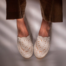 Load image into Gallery viewer, Camellias Crochet Espadrilles Platforms
