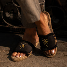 Load image into Gallery viewer, Copacabana sandals Black Flats
