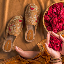 Load image into Gallery viewer, Rani Espadrilles Gold Flats
