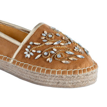 Load image into Gallery viewer, A zoomed picture of Diva Gold Espadrilles shoe for women.
