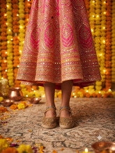 Load image into Gallery viewer, Chandbali Mary Janes Gold
