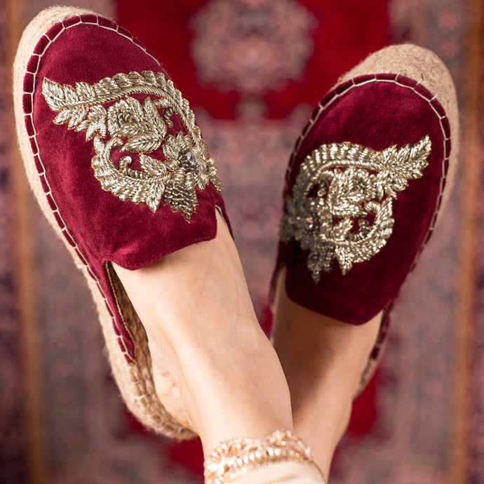 A feet of lady wearing a Ottoman Espadrilles Burgundy Haut -Bridal Looks Platform, shoes for Women