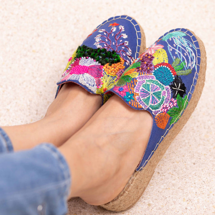 Feet of lady wearing a Fiji Espadrilles Haut Fabric Lined Platform, heels for women